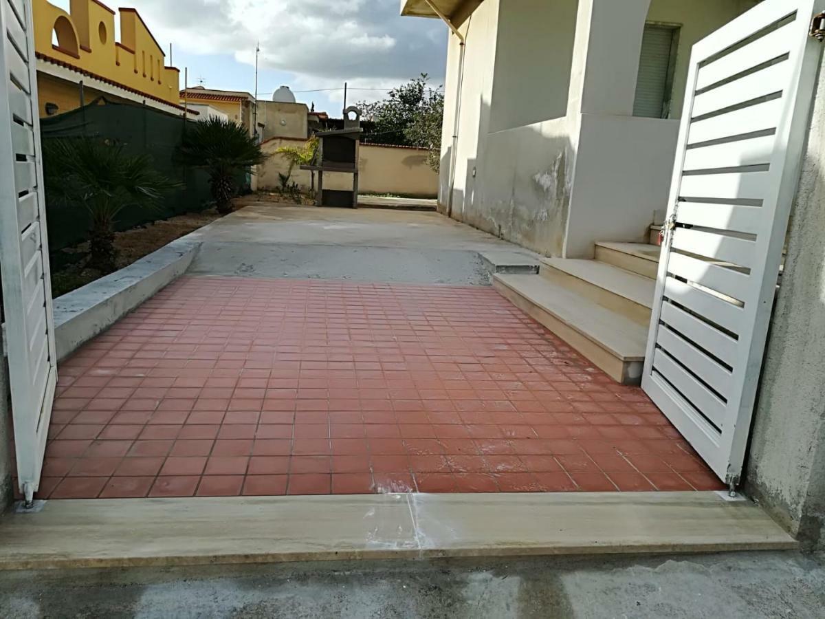 Villa Isolde Triscina Exterior foto